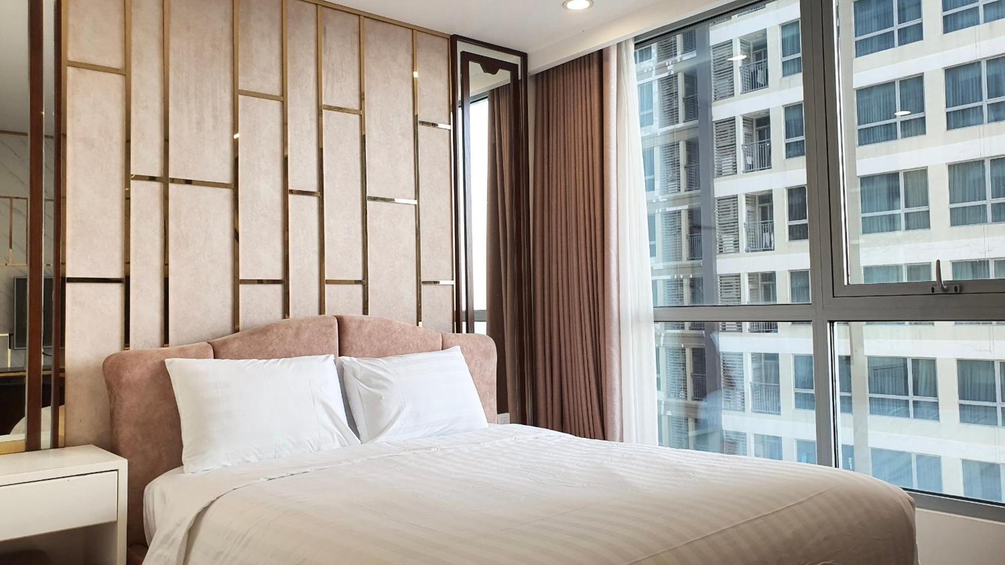Vinhomes Romantic * TP. Hồ Chí Minh