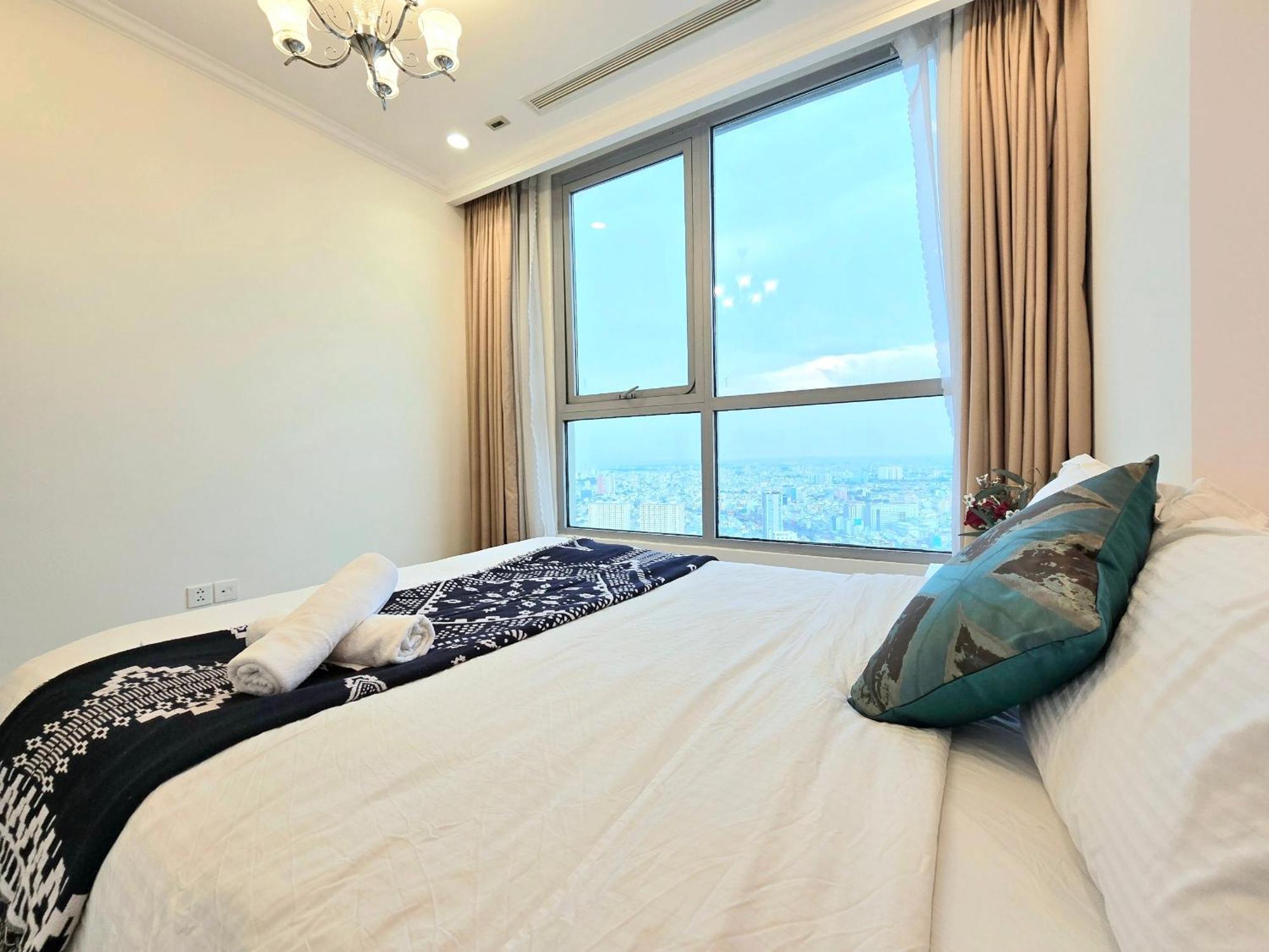 Vinhomes Romantic * TP. Hồ Chí Minh