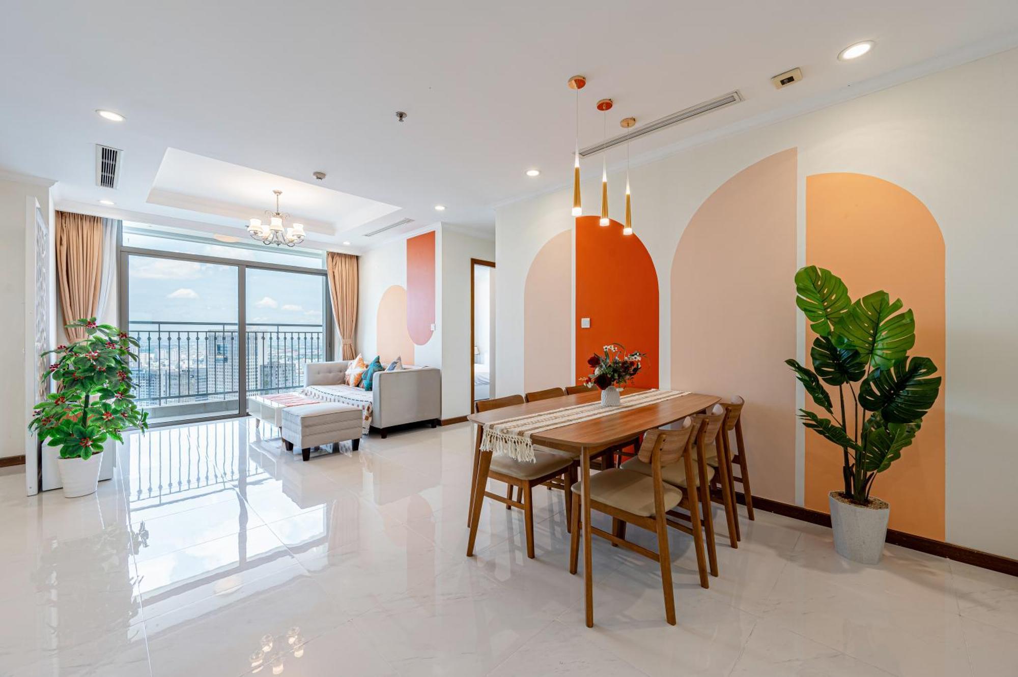 Vinhomes Romantic * TP. Hồ Chí Minh